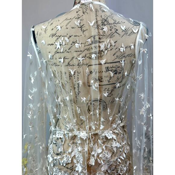 Le Rose Maya Lace Mid Thigh Open Front Robe White S/M - Picture 13 of 16